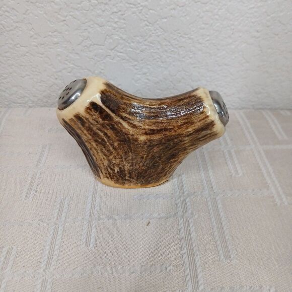 Hand Carved Mule Deer Antler Salt and Pepper Shaker Red Rock Canyon Montana - Picture 3 of 6